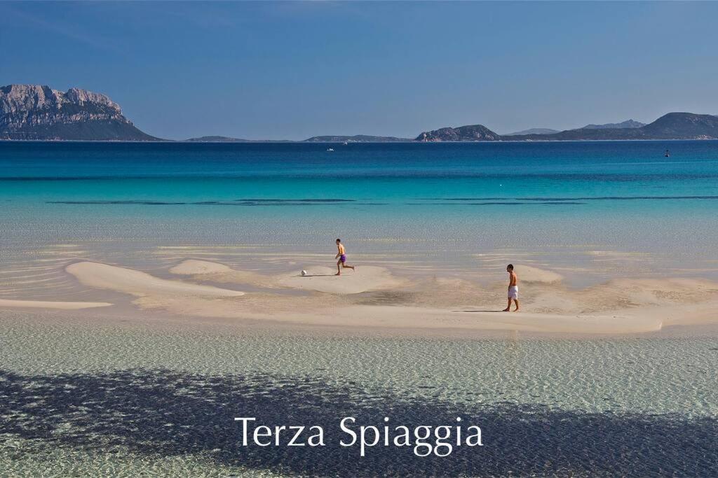 Atmosphera, Appartamento 180 M Dalla Terza Spiaggia 골푸아랑시 외부 사진